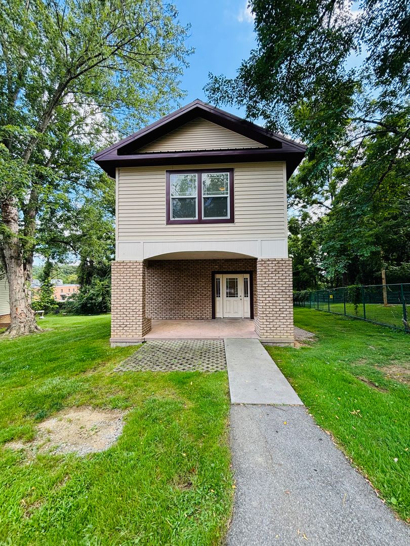 4 Bedroom 3.5 Bath House – photo 1