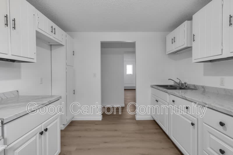 3904 Seneca St – photo 1 of 21