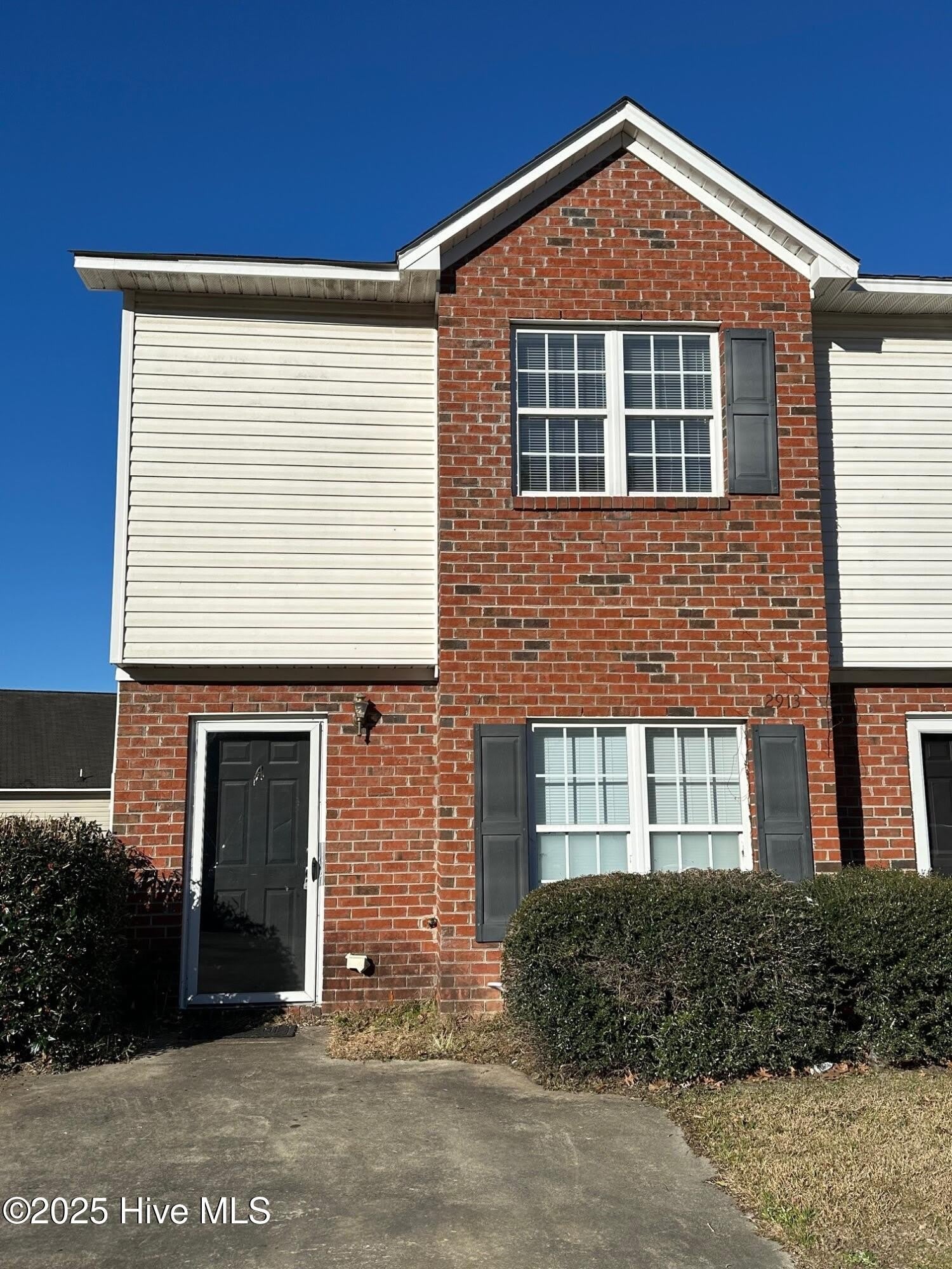 2913 Eastridge Court – photo 1 of 13