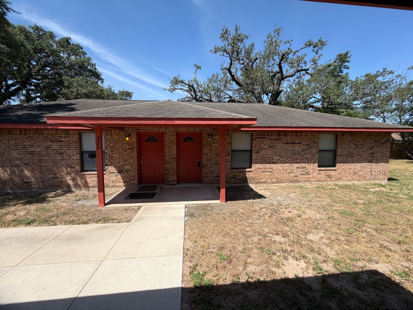 Charming 2/1 Duplex ~ Freshly Painted in Pleasanton ~ Easy Access to Highway 97! – photo 1 of 12