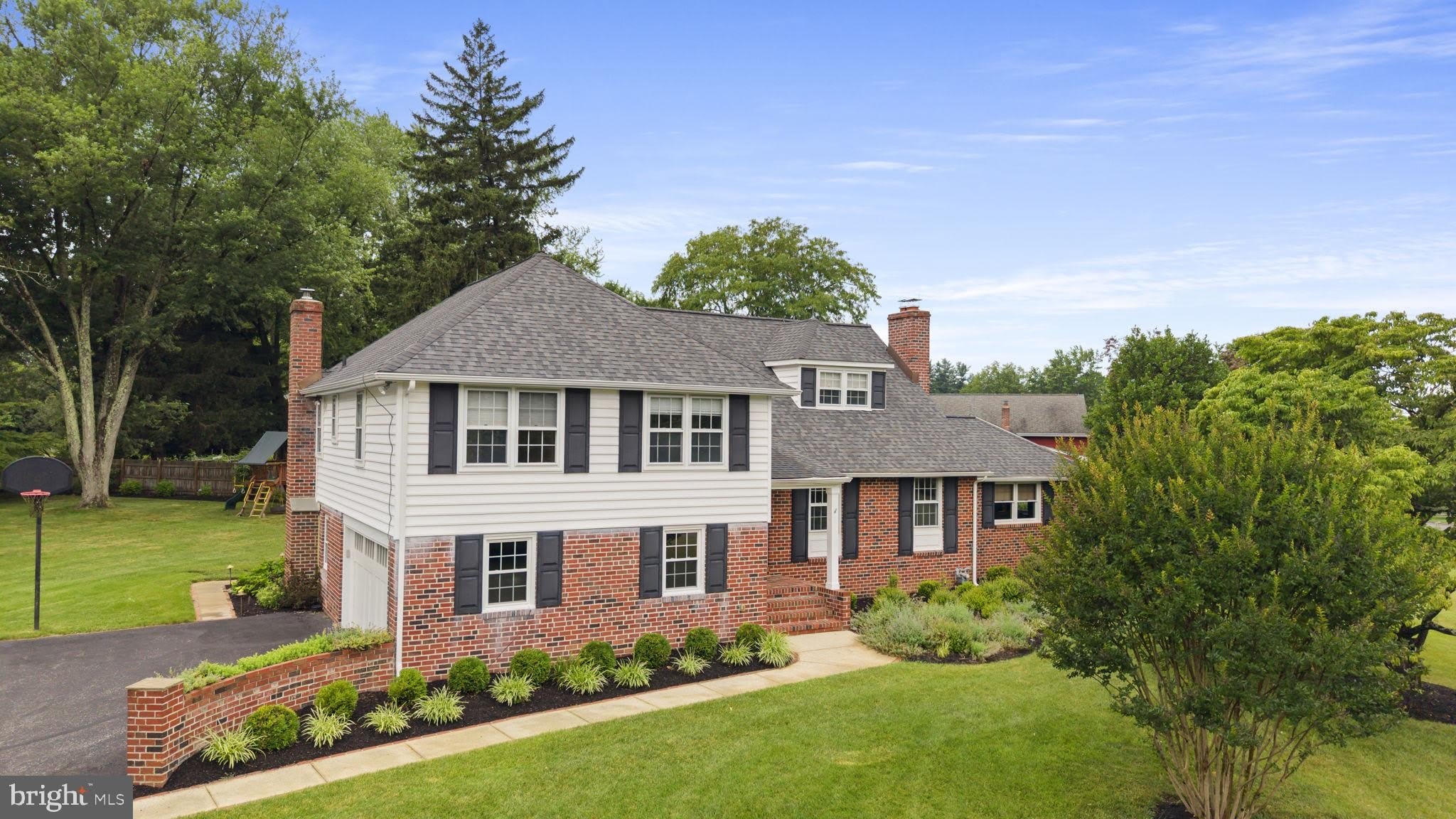 1026 WALTHAM Road – photo 1 of 38