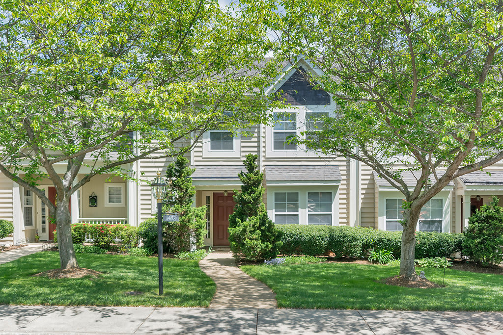 Charming 3-Bedroom Townhome in Sought-After Forest Lakes South! – photo 1 of 21