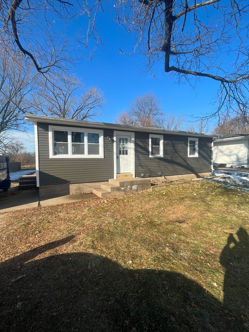 Completely Remodeled 3 Bedroom In Davenport – photo 1 of 336