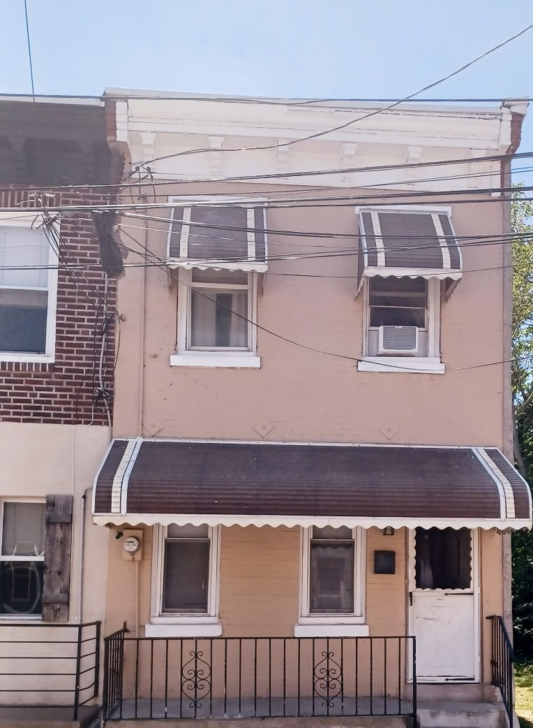 2420 W Seybert St – photo 1