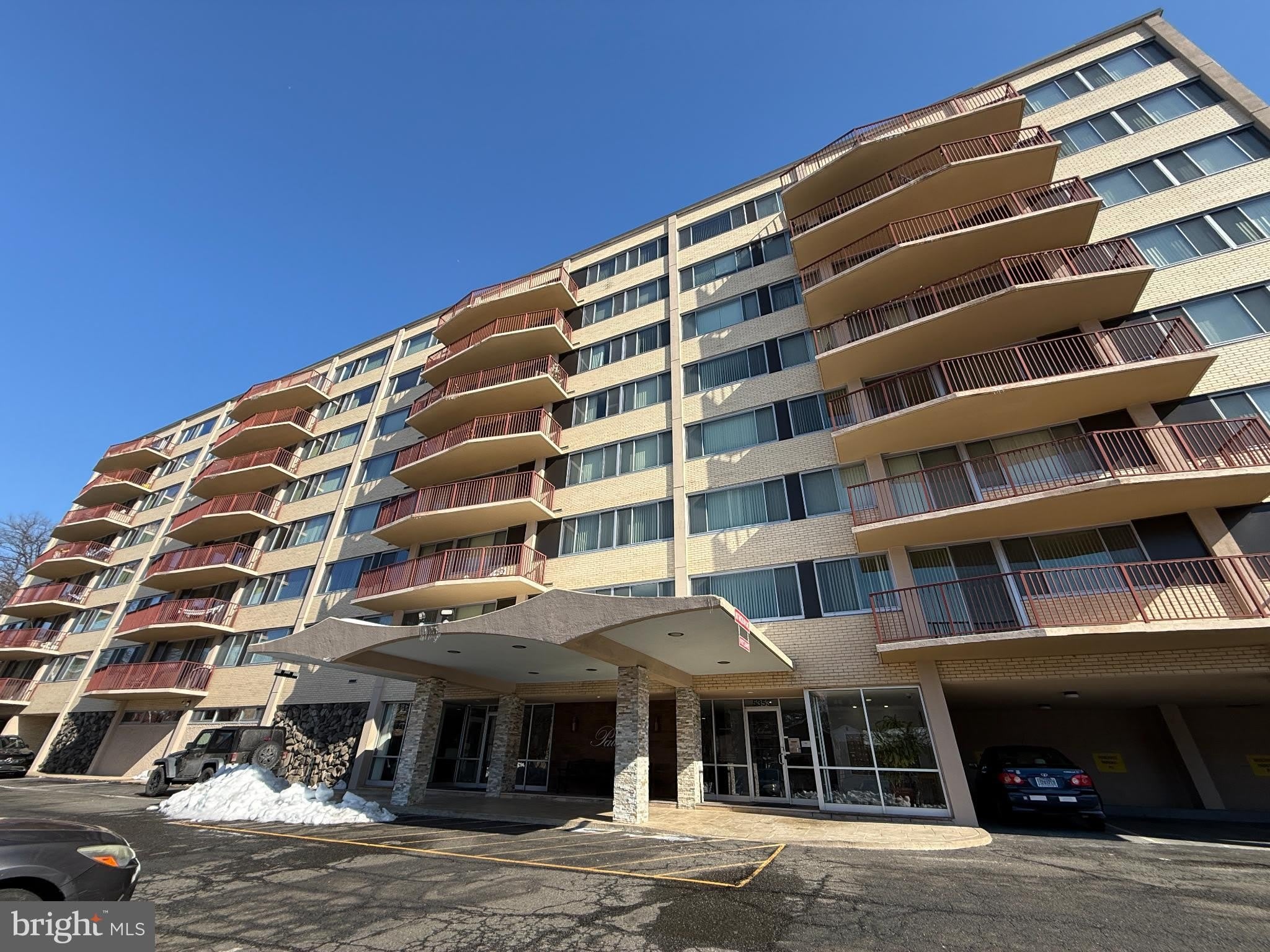 5353 COLUMBIA PIKE 208 – photo 1