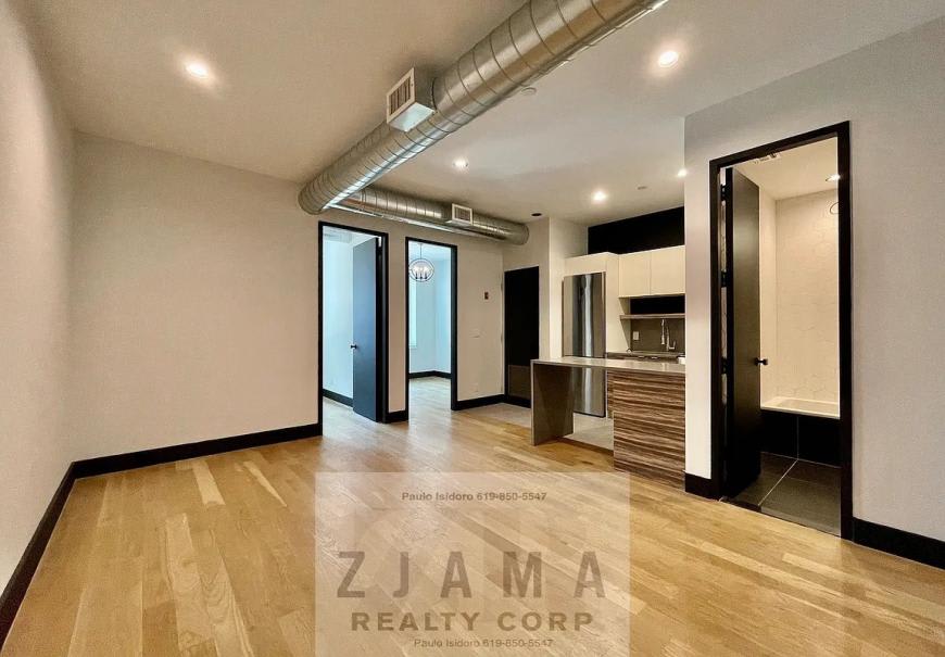 242 Hawthorne Street – photo 1