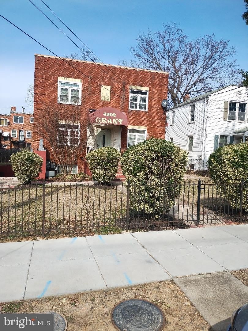 4202 GRANT Street NE – photo 1