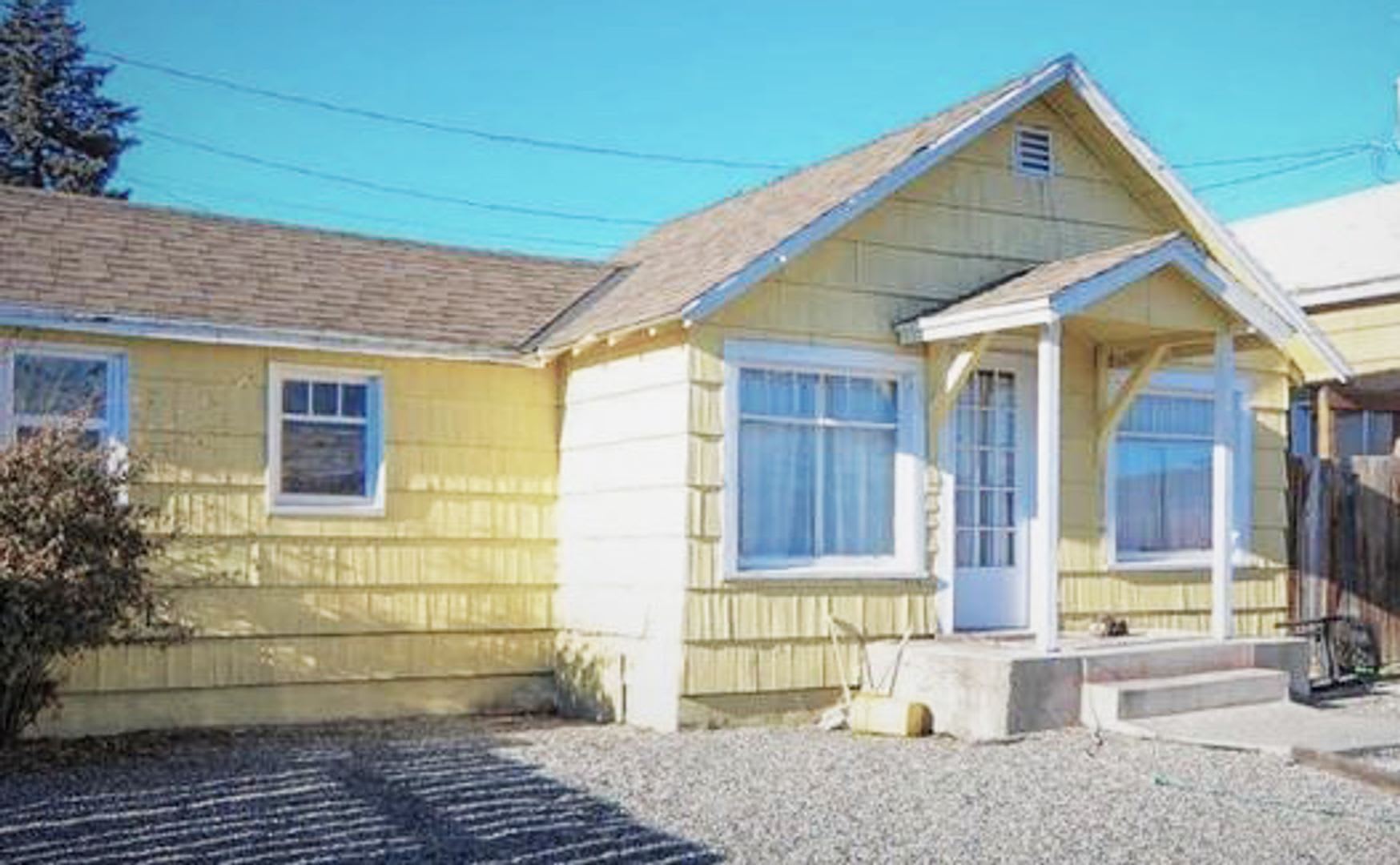 Two-Bedroom, One-Bath HOUSE for Rent ~ Water and Sewer Included! – photo 1 of 10