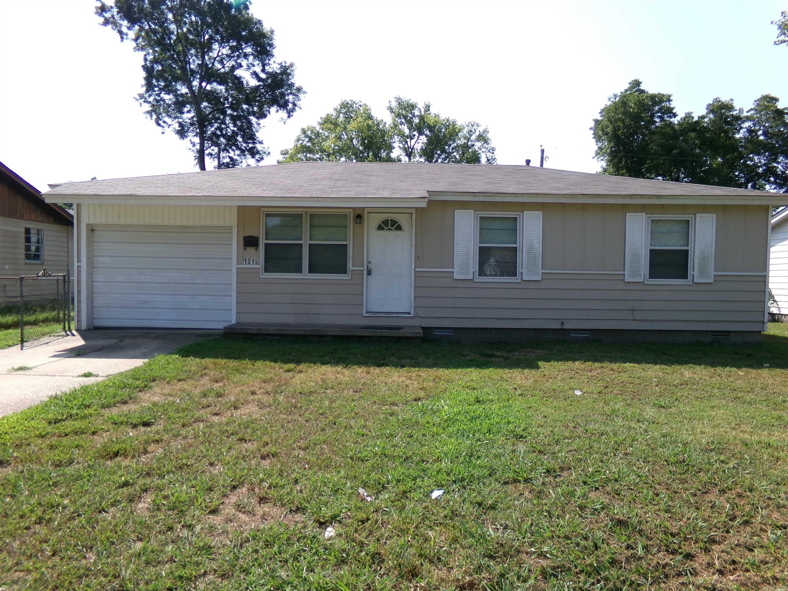 1016 Roseclair Drive – photo 1