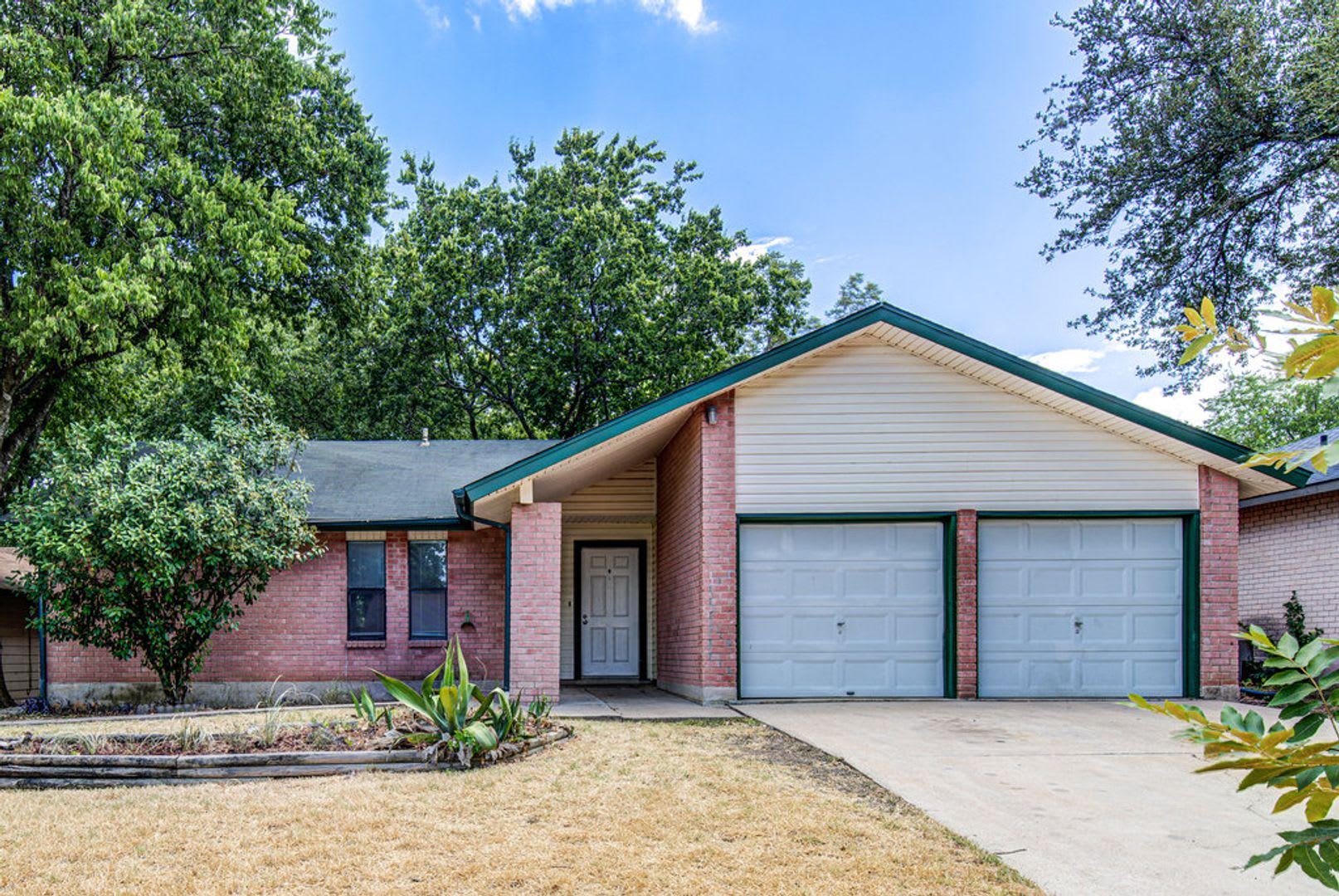 Two Weeks Free Rent Beautifully Refreshed 3 Bedroom 2 Bath Home In The Highly Desirable Anderson Mill Community – photo 1