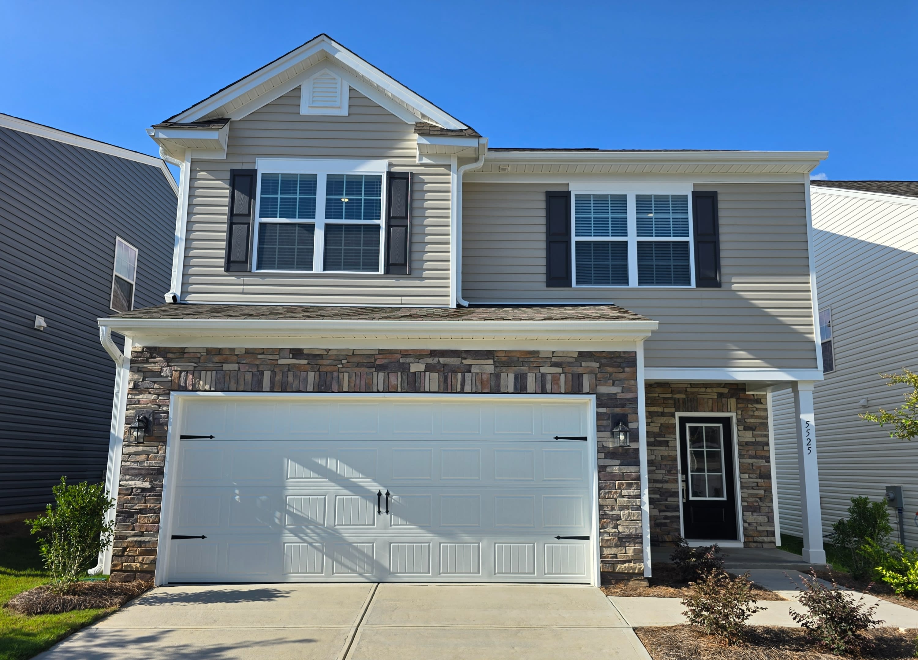 5525 Hydrangea Street – photo 1