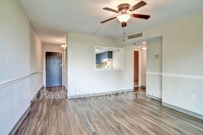 3323 Forest Ln – photo 1 of 19