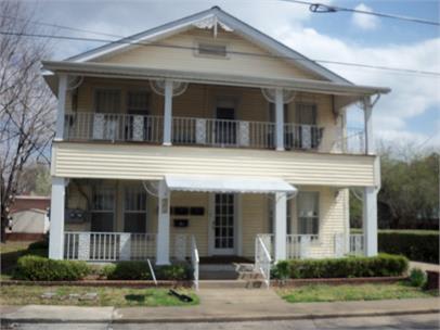 203 South Cravens Street – photo 1 of 16