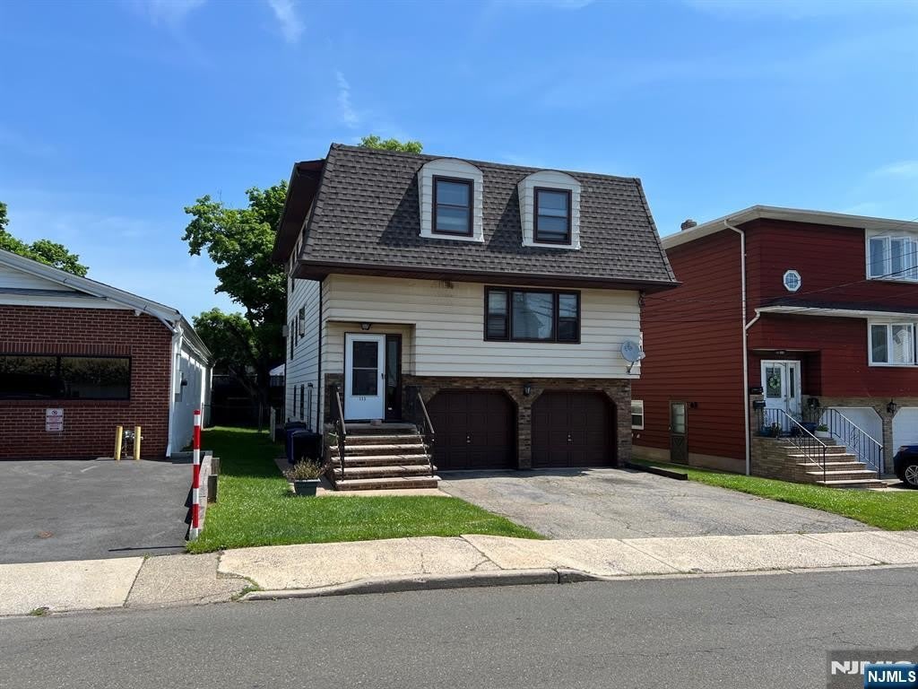 133 Washington Street – photo 1 of 13