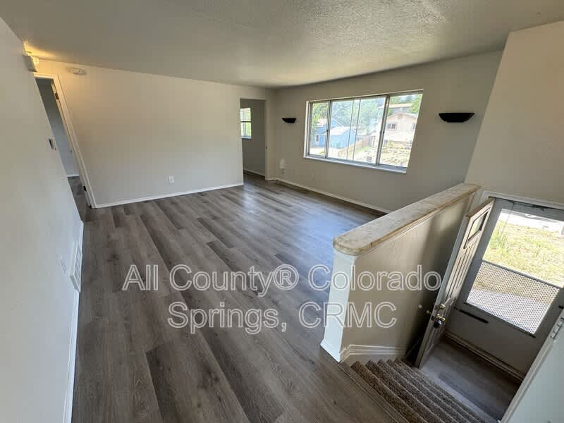 1237 Chiricahua Drive – photo 1 of 28