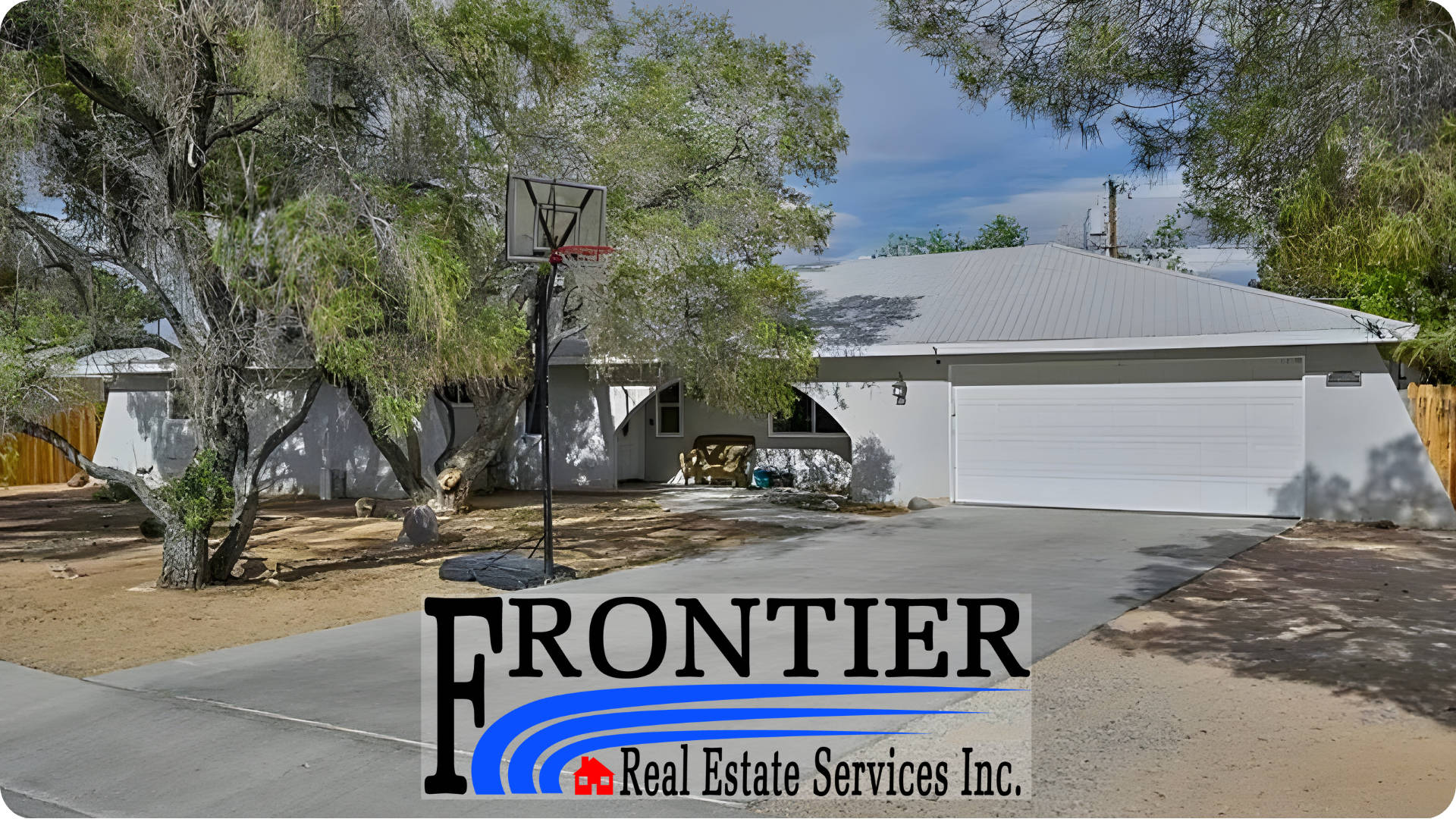 Beautiful Solar-Powered 4 Bedroom Home – photo 1