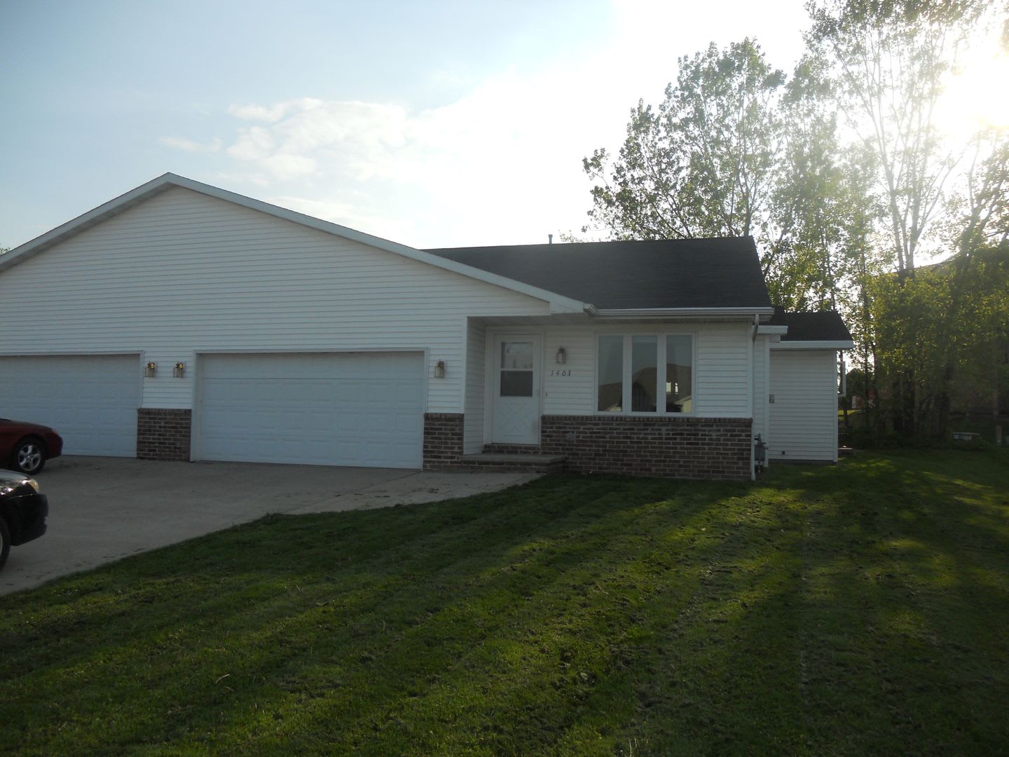 1403 Glenview Lane – photo 1 of 11