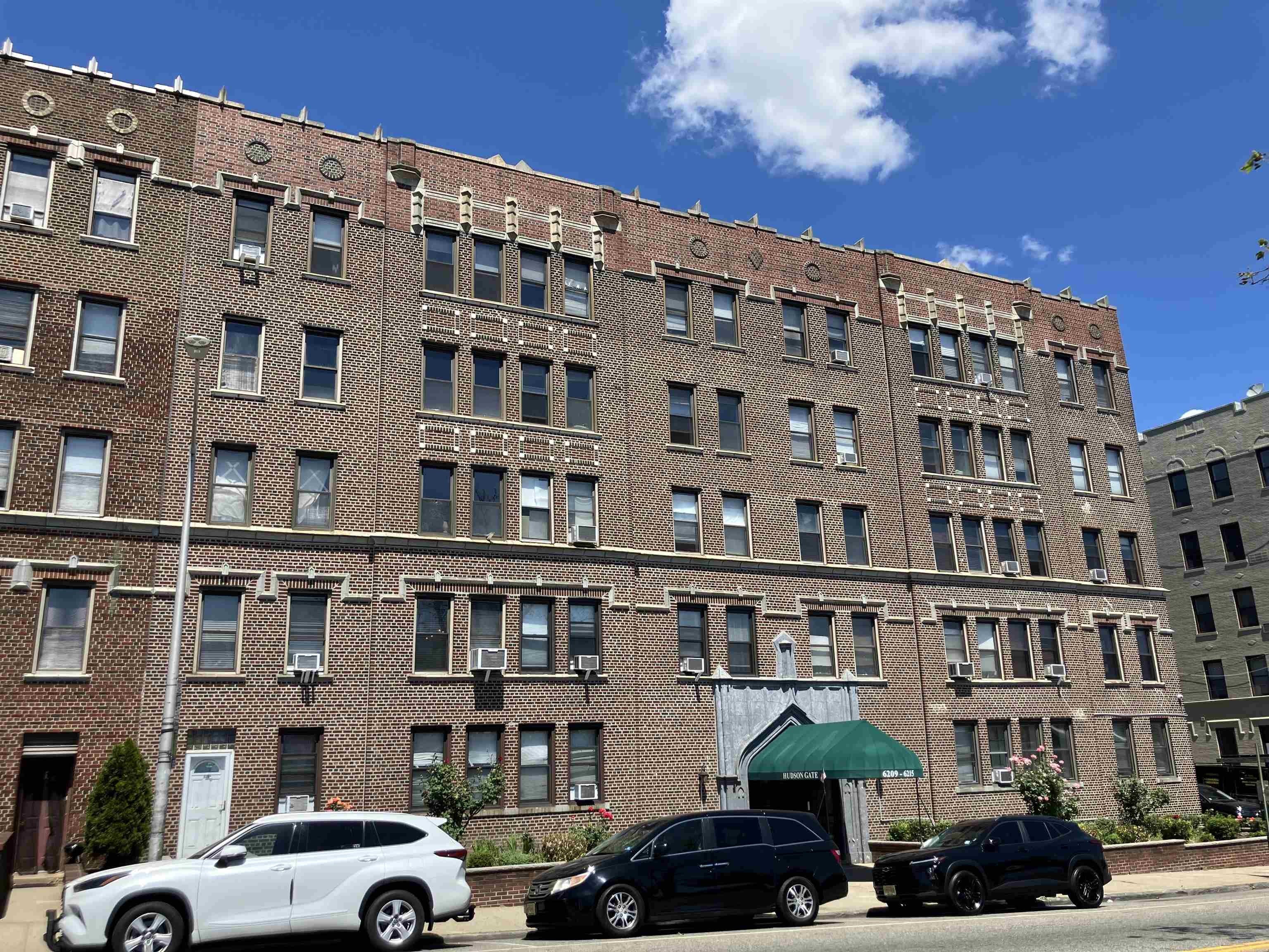 6209 6215 Blvd E – photo 1
