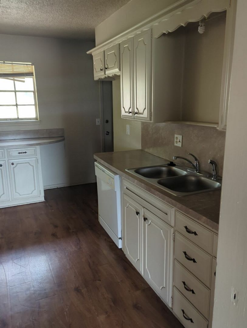 1121 Nw 102Nd St – photo 1