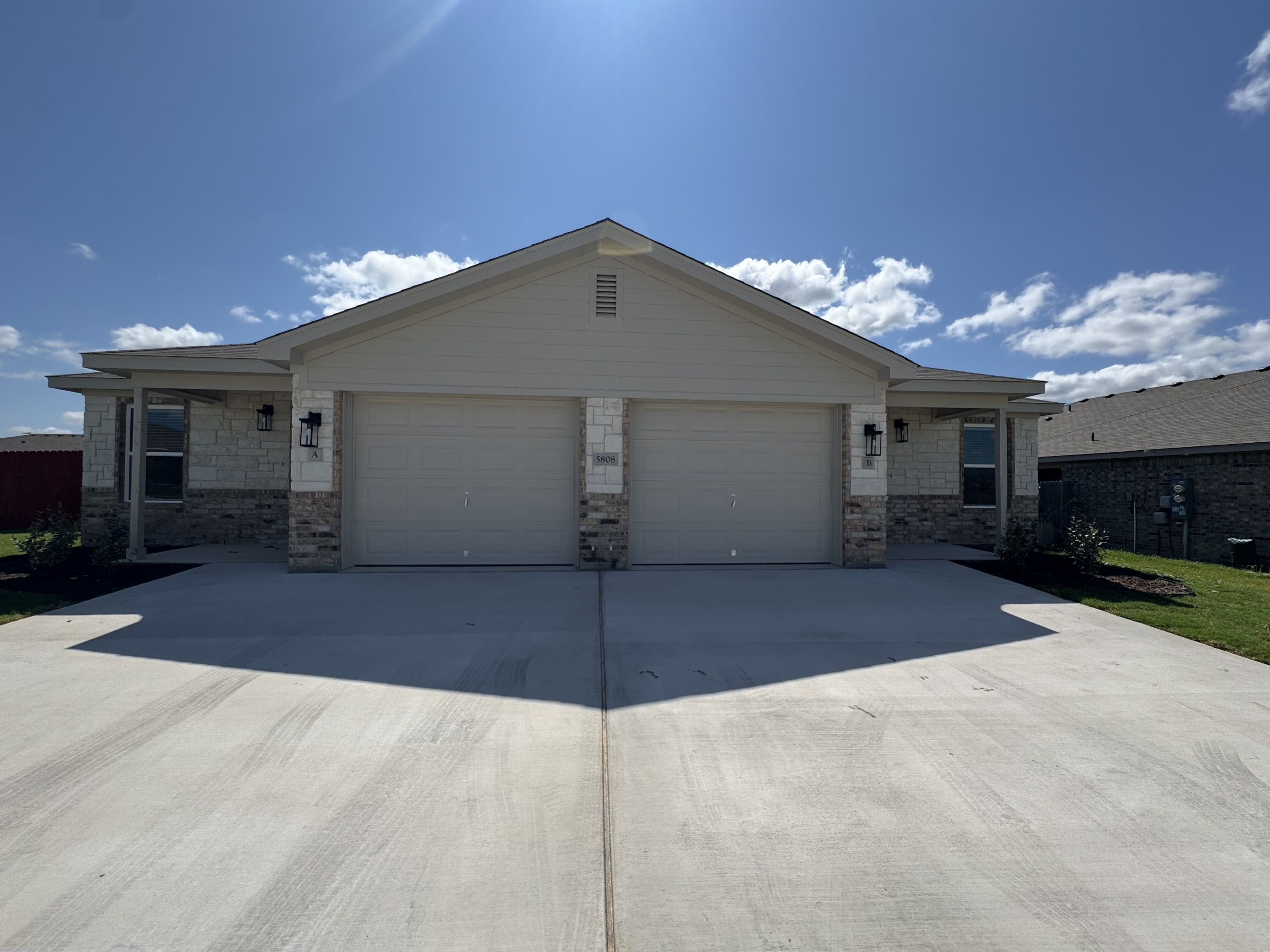 5808 Mcgregor Loop A – photo 1 of 192