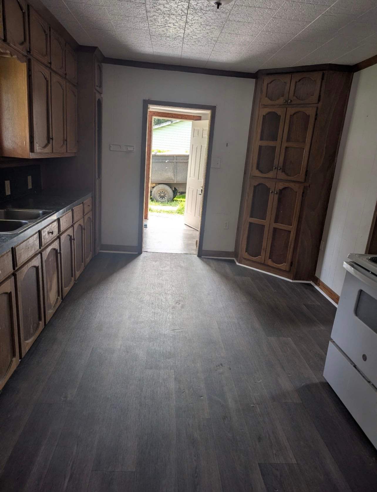 232 Hulin Street – photo 1 of 28