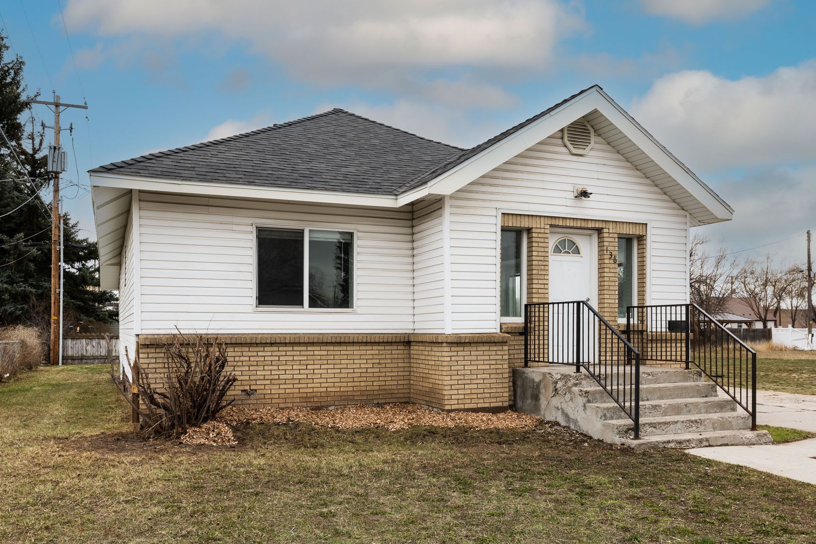 Newly Remodeled 3 Bed Bonus Room 1 Bath Home In Rexburg Fully Fenced Yard – photo 1 of 37