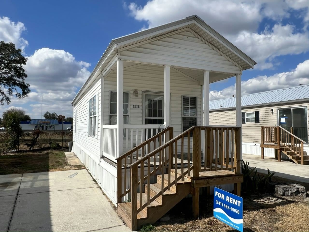 1113 Chicago Bulls St – photo 1 of 16
