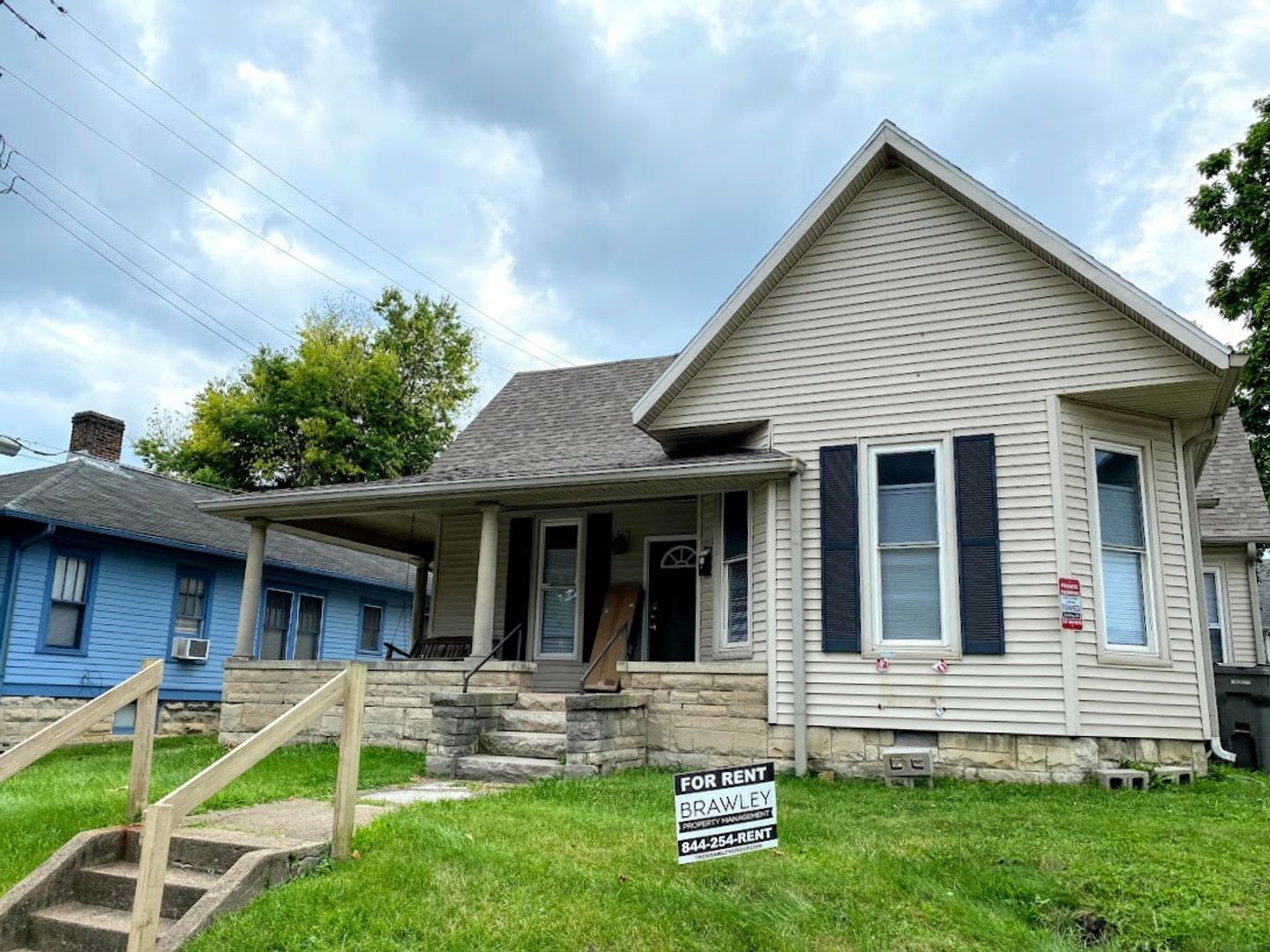 *August 2028* 5 Bedroom house 1 block off Kirkwood FULLY RENOVATED – photo 1