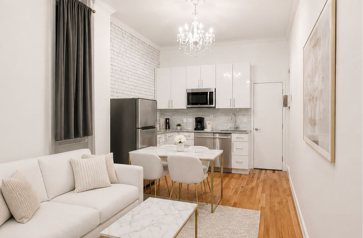 249 W 21st Street – photo 1