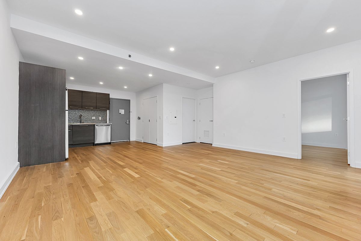 1115 Broadway Apt 4C – photo 1