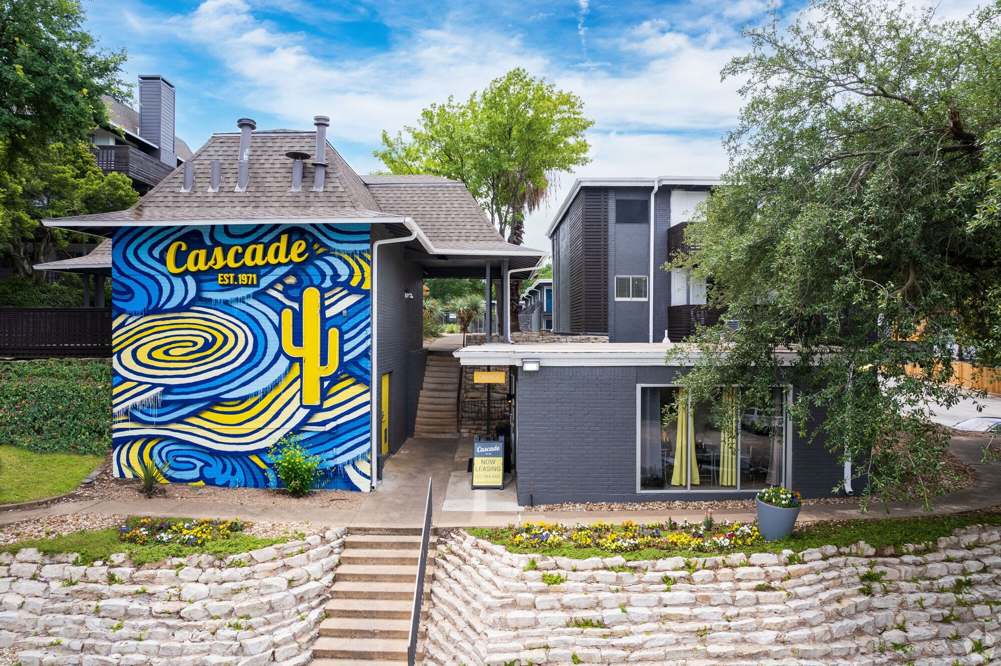 Cascade Apartments – photo 1