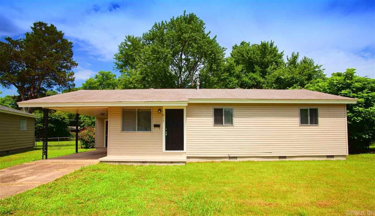 817 Greenlea Drive – photo 1 of 115