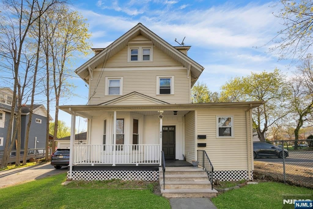 460 Orchard Street – photo 1 of 252