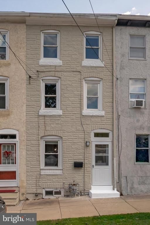 505 Spring Mill Avenue – photo 1 of 203