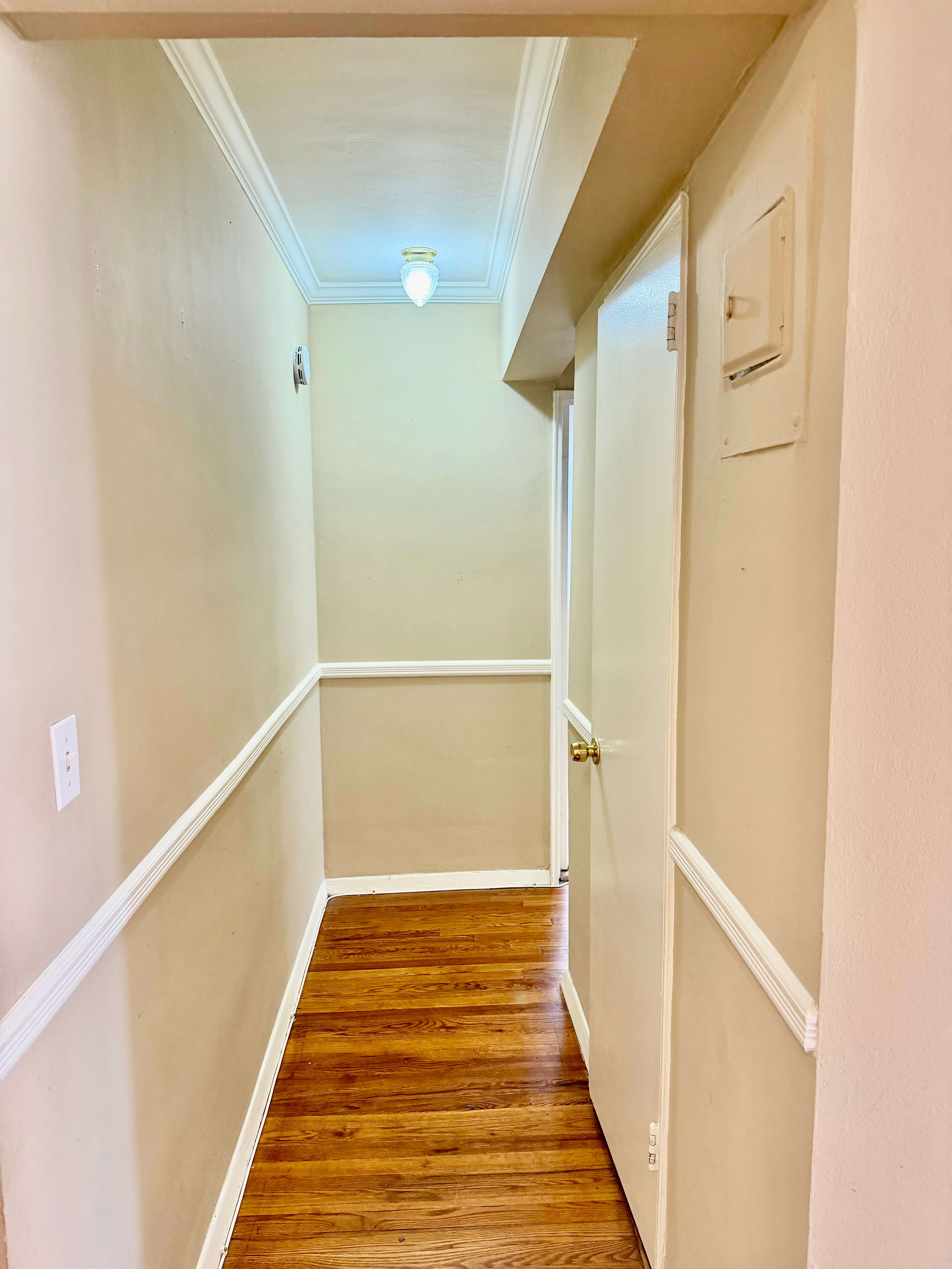 70 Croton Ave – photo 1 of 56
