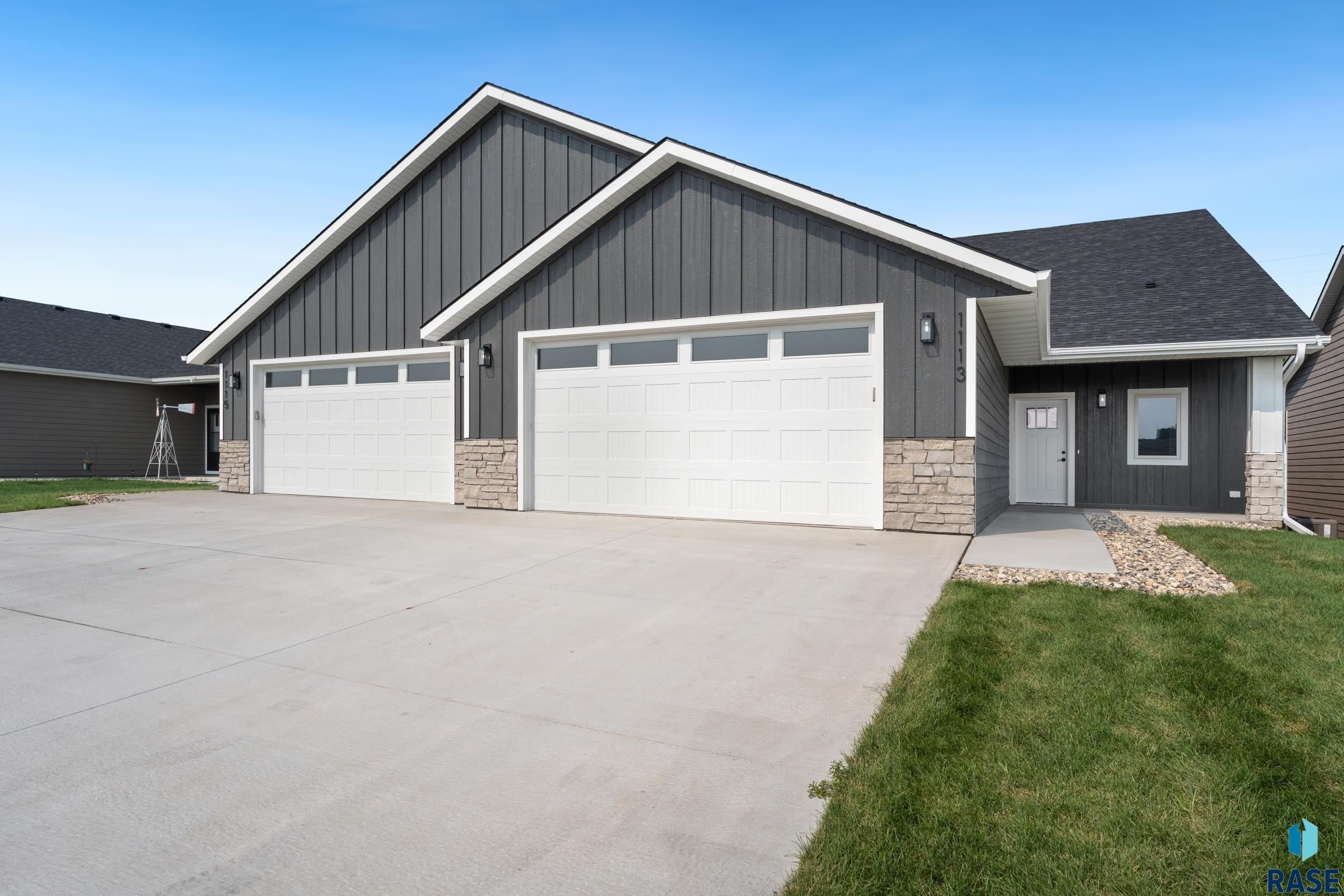 1113 S Foss Ave – photo 1