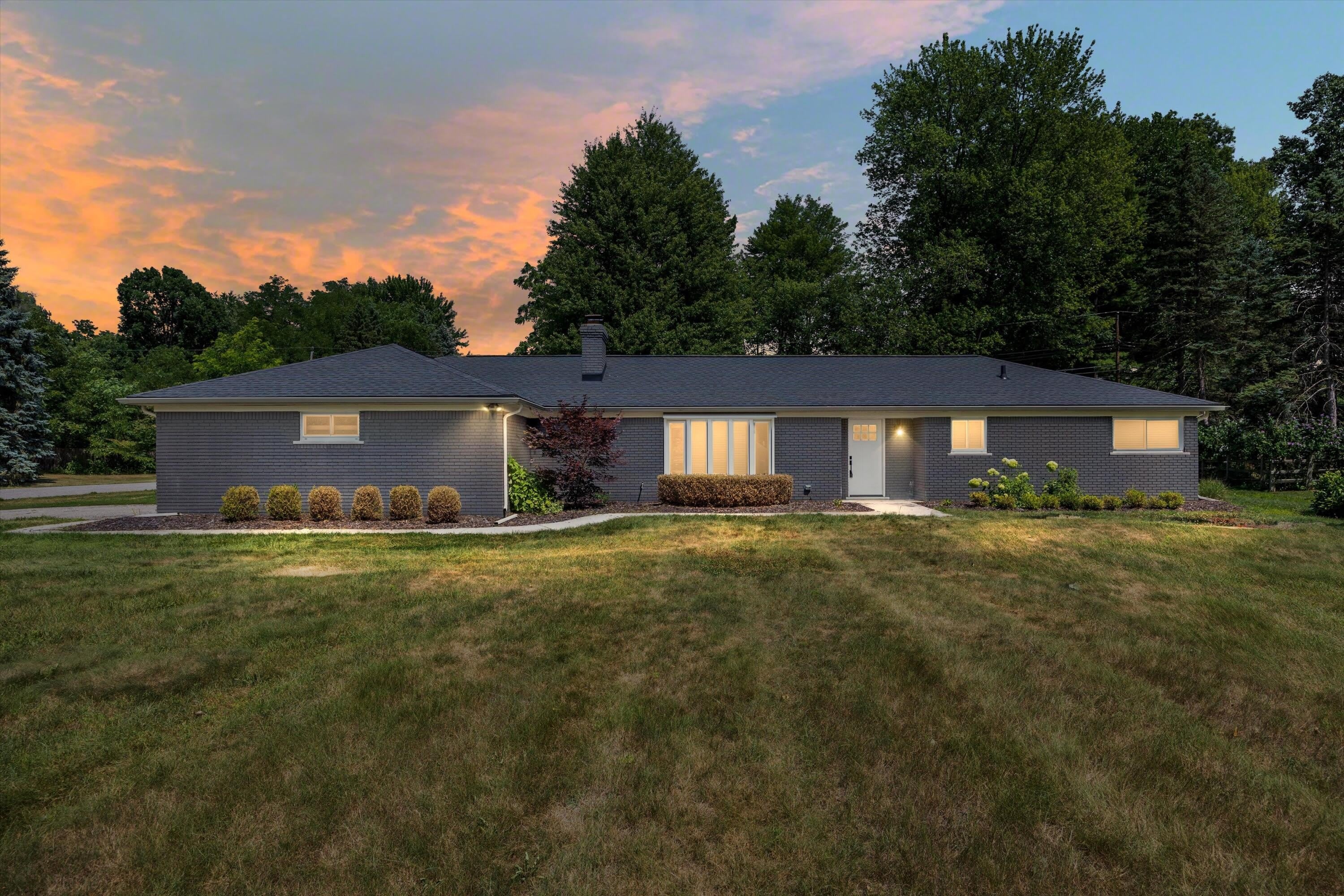 4790 Belzair Drive – photo 1