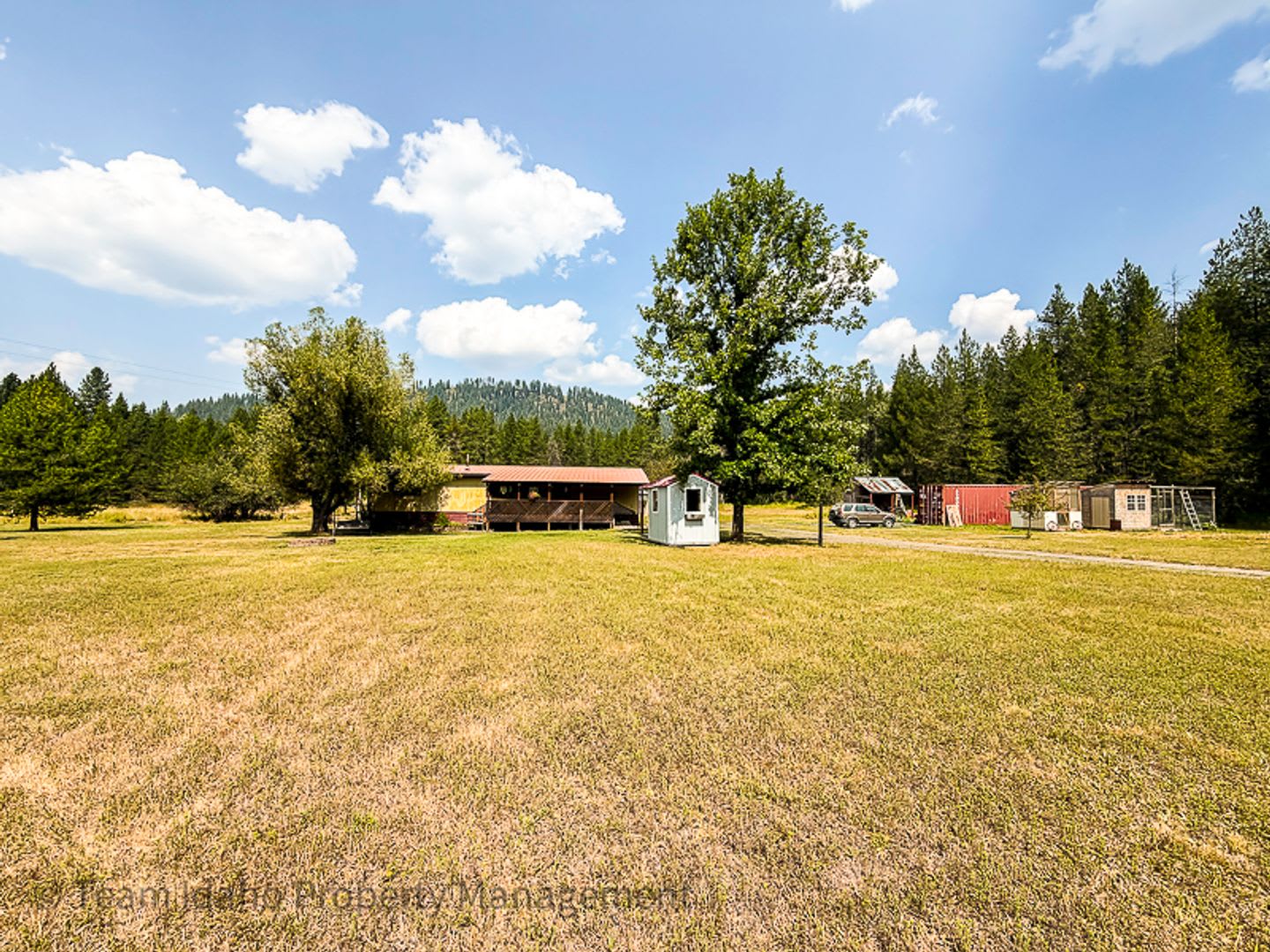 Country Living! 3 Bed/ 2 Bath single family home in Fernwood Idaho – photo 1 of 20