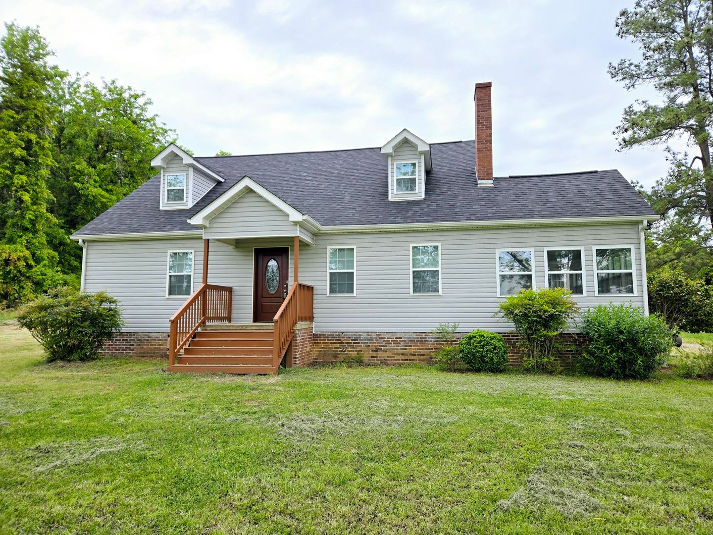 Amazing 4 bed room 3 bathroom home in the country with a large Private lot fully updated!!!!!!! – photo 1 of 22