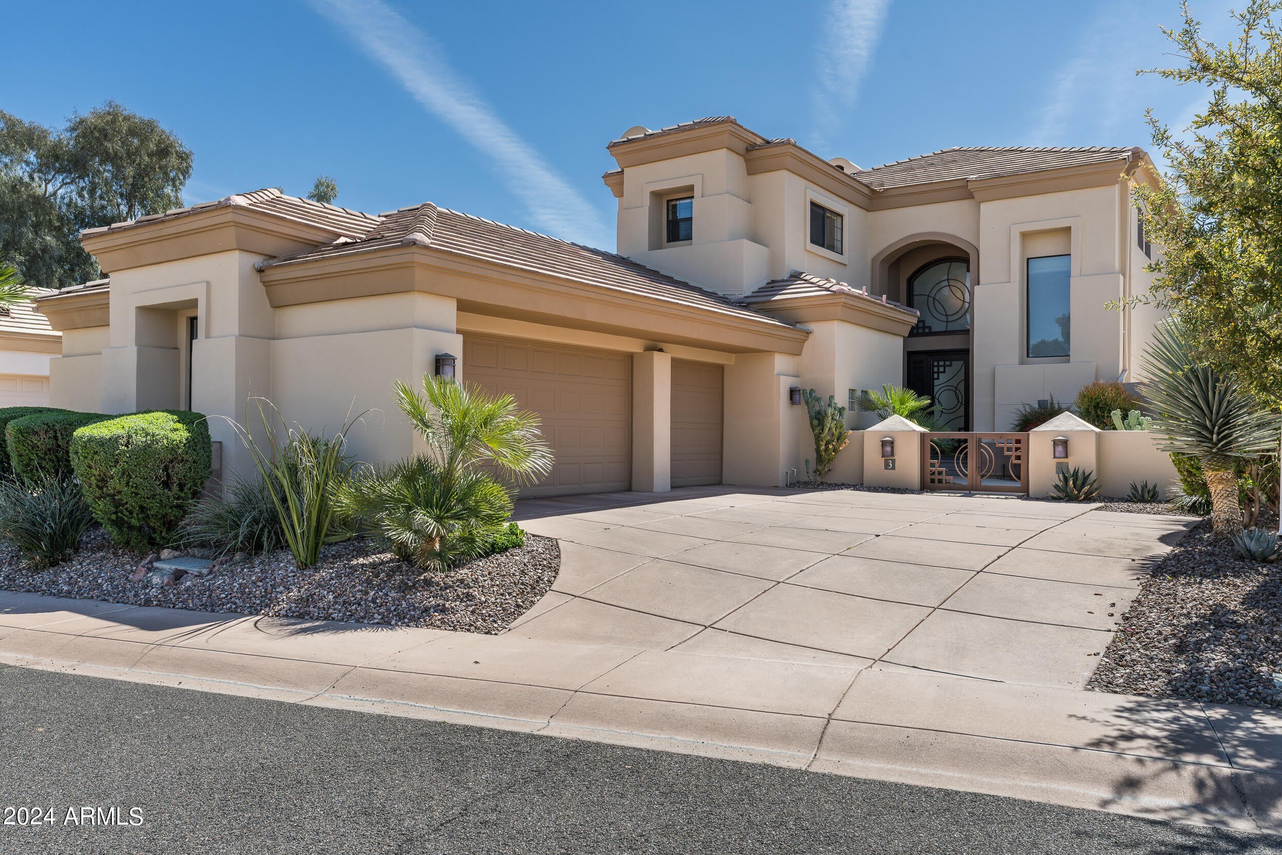 7705 E DOUBLETREE RANCH Road – photo 1