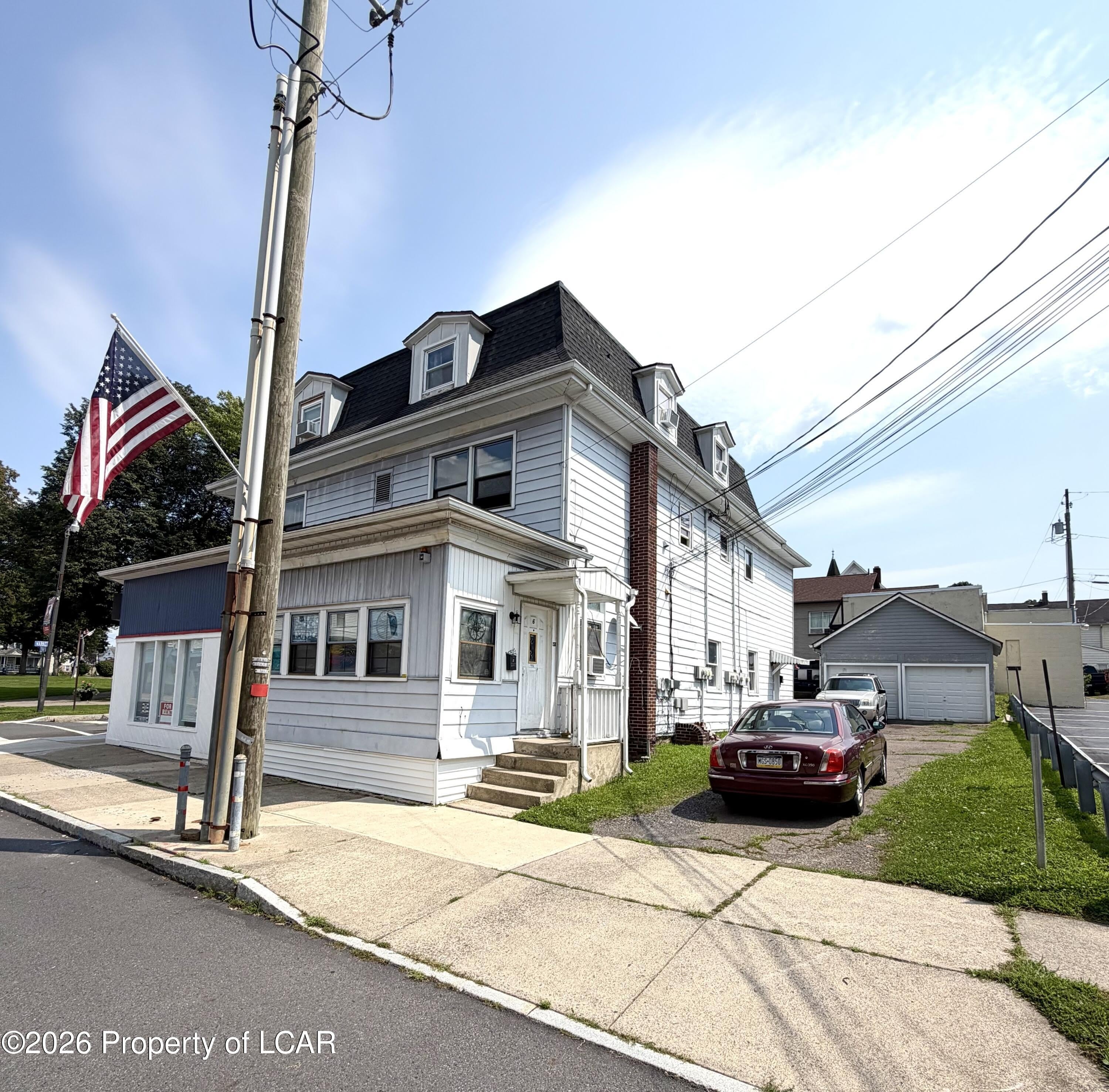 1 W Broad Street – photo 1 of 7