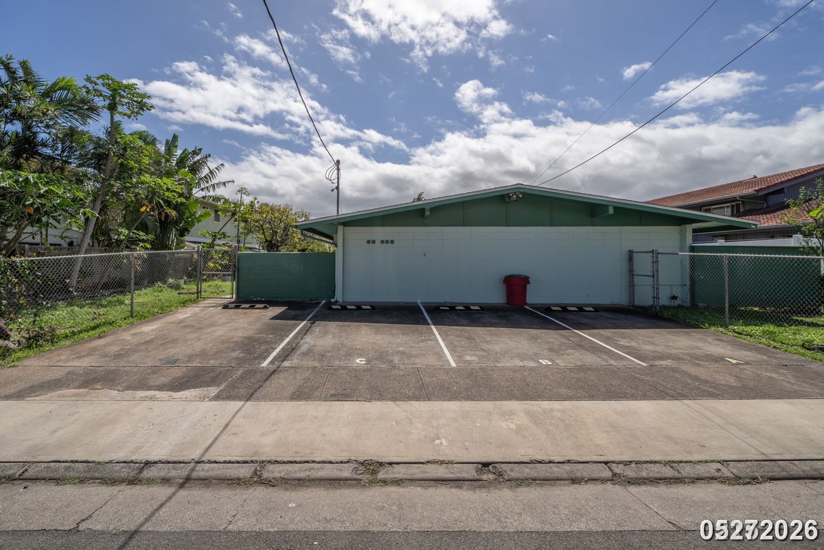 3100 2 Bed 1 Bath 1 Parking In Waialua – photo 1 of 20