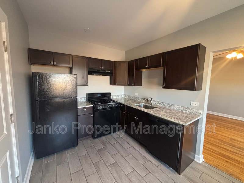 3116 W 61St St – photo 1