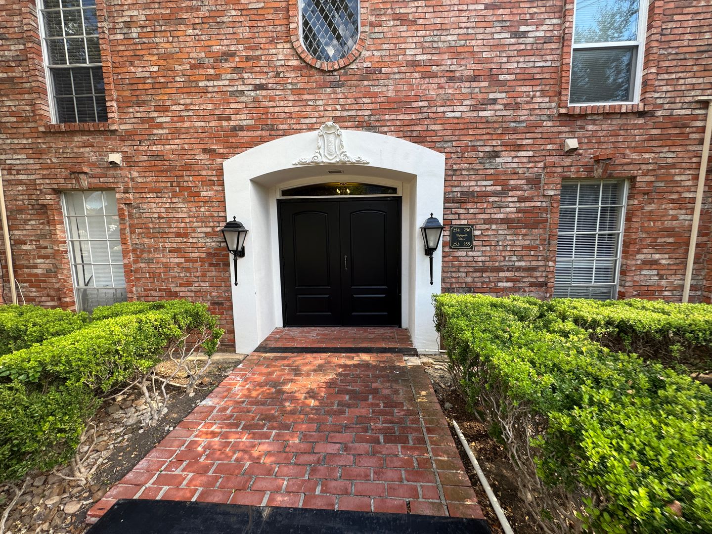 GREAT SPACIOUS CONDO – photo 1