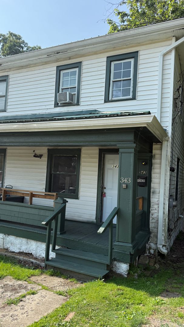 343 Russell St – photo 1 of 7