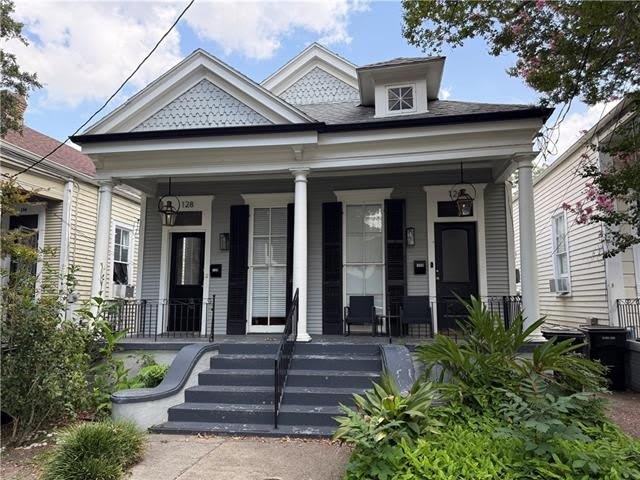 128 N ALEXANDER Street – photo 1 of 30