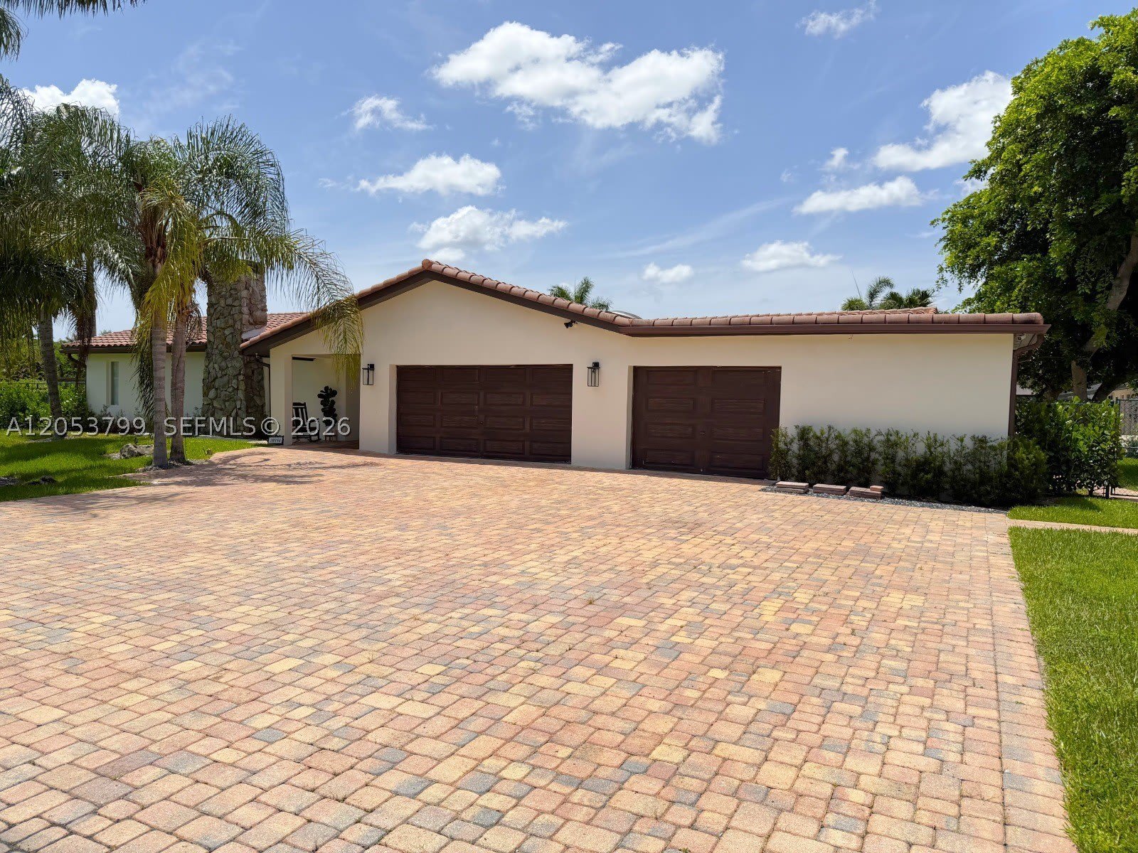 10950 SW 40th Ct – photo 1