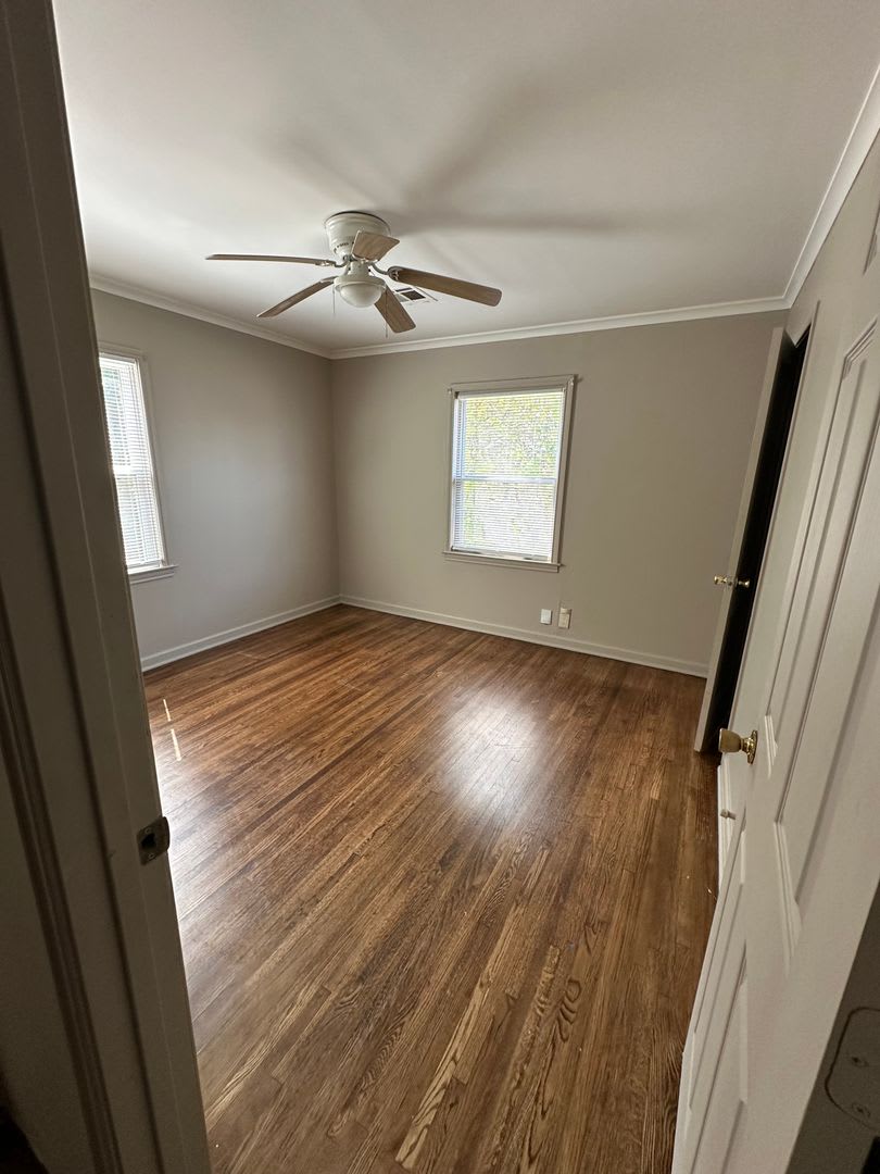 3 bed 1 bath – photo 1 of 12