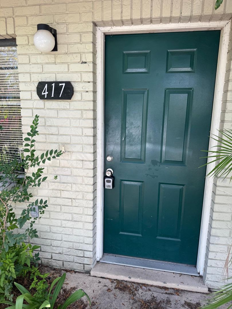 417 Century Blvd – photo 1 of 10
