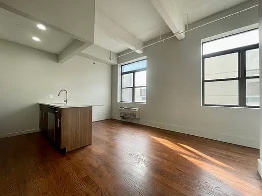 715 Clinton St – photo 1 of 9